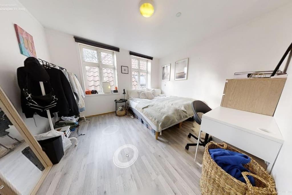 Spacious, 1 Minute From Bryggen! Bergen Exterior foto